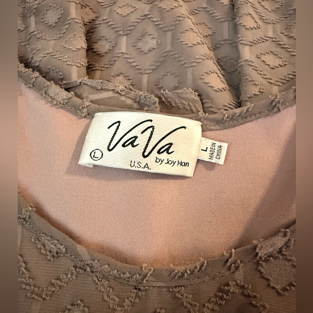 VaVa by Joy Han Bohemian Dress Taupe Big Bell Sleeves Size L Lace Trim Lined - Picture 4 of 14